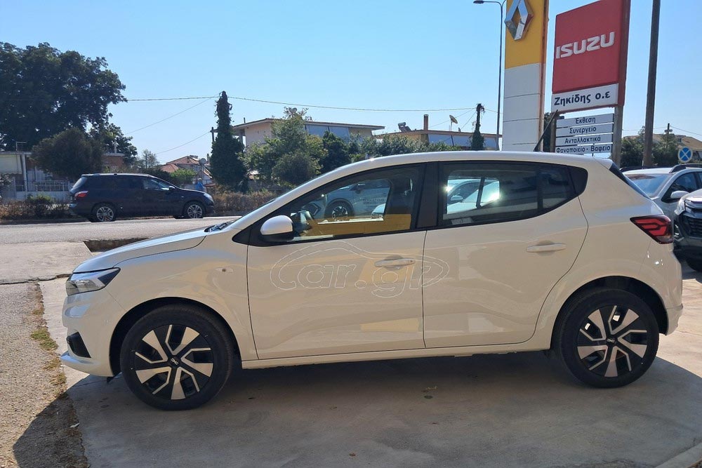 https://autogreeknews.gr/wp-content/uploads/2026/08/Dacia-Sandero-2026-used-2.jpg