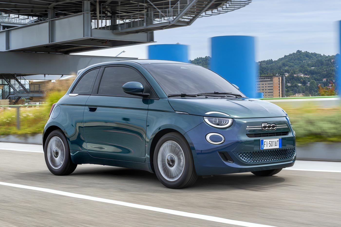 Έπεσαν οι τιμές του νέου Fiat 500 Hybrid