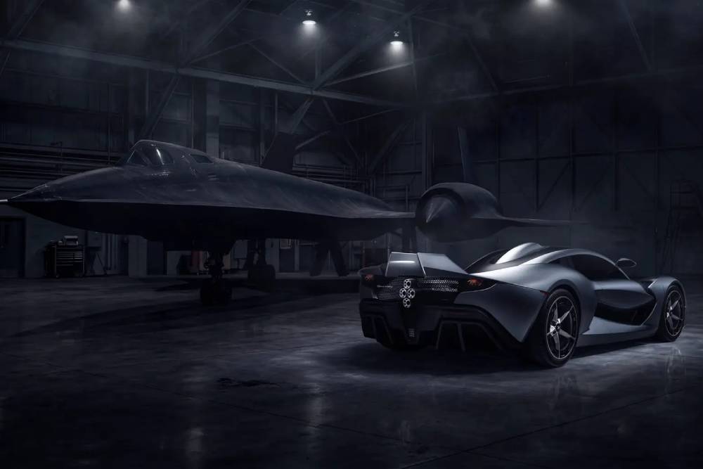 https://autogreeknews.gr/wp-content/uploads/2026/08/Hennessey-Blackbird-03-1-scaled-1.jpg
