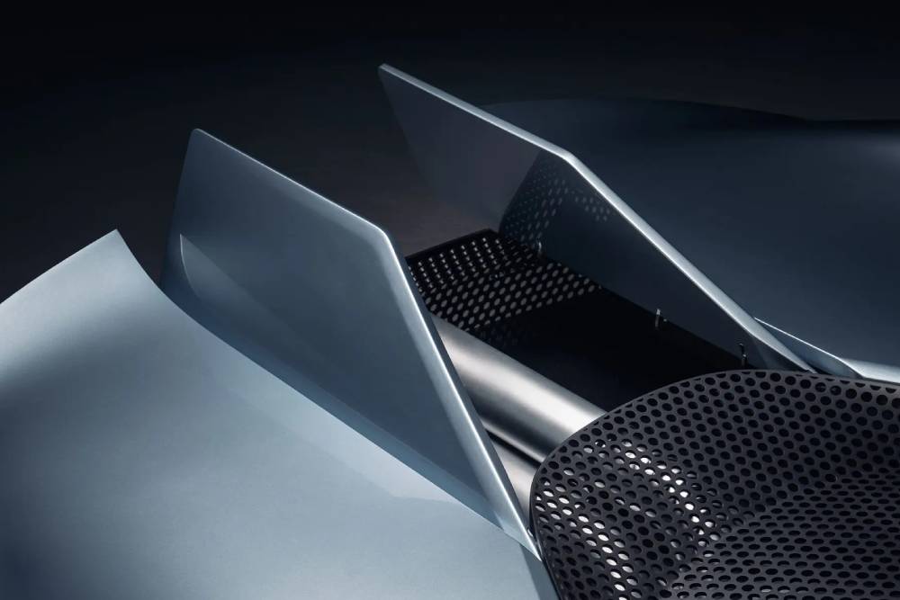 https://autogreeknews.gr/wp-content/uploads/2026/08/Hennessey-Blackbird-28-1-scaled-1.jpg