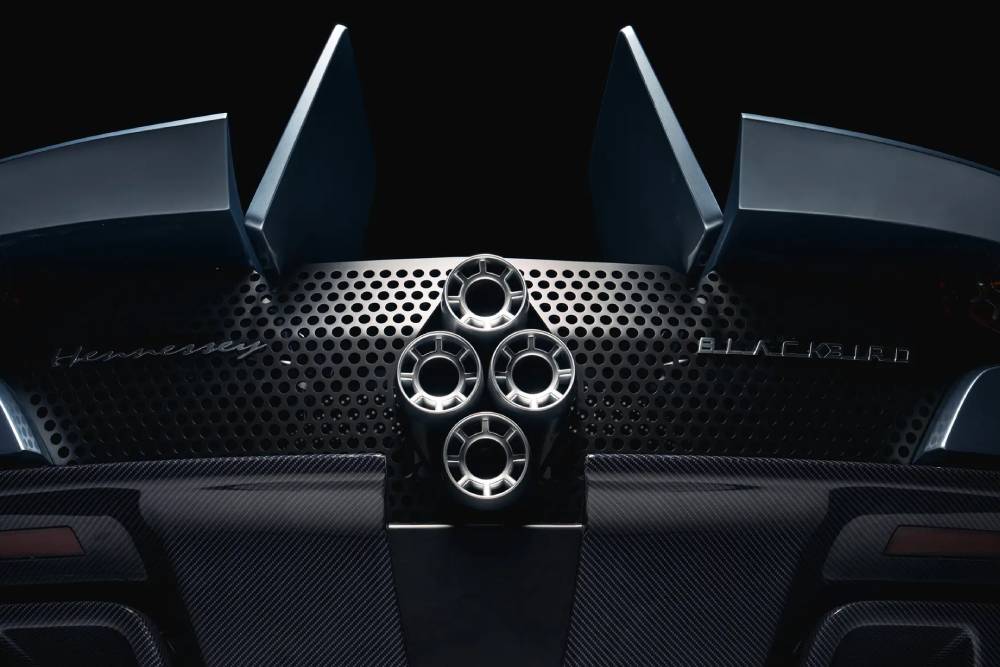 https://autogreeknews.gr/wp-content/uploads/2026/08/Hennessey-Blackbird-29-1-scaled-1.jpg