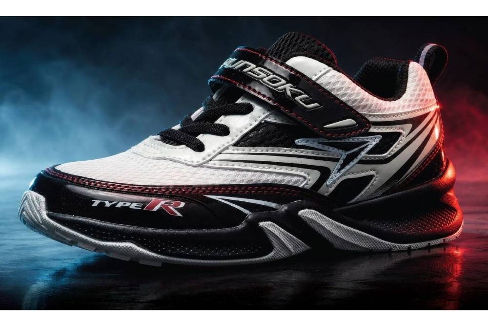 https://autogreeknews.gr/wp-content/uploads/2026/08/Honda-Civic-Type-R-Kids-Sneakers-by-Achilles-1-cop.jpg