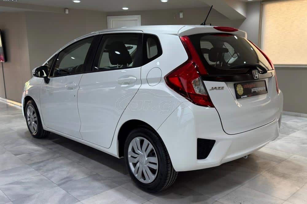 https://autogreeknews.gr/wp-content/uploads/2026/08/Honda-Jazz-2026-used-1.jpg