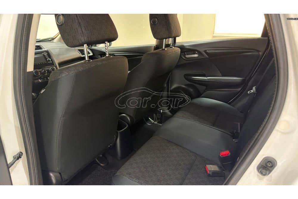 https://autogreeknews.gr/wp-content/uploads/2026/08/Honda-Jazz-2026-used-5.jpg