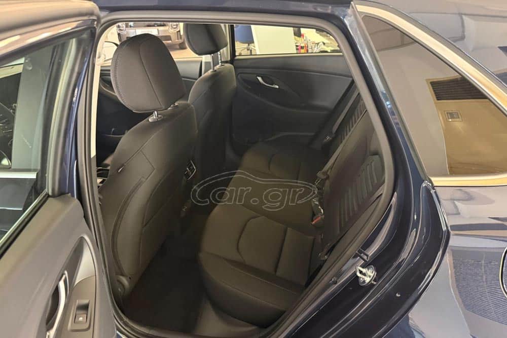 https://autogreeknews.gr/wp-content/uploads/2026/08/Hyundai-i30-2026-4.jpg