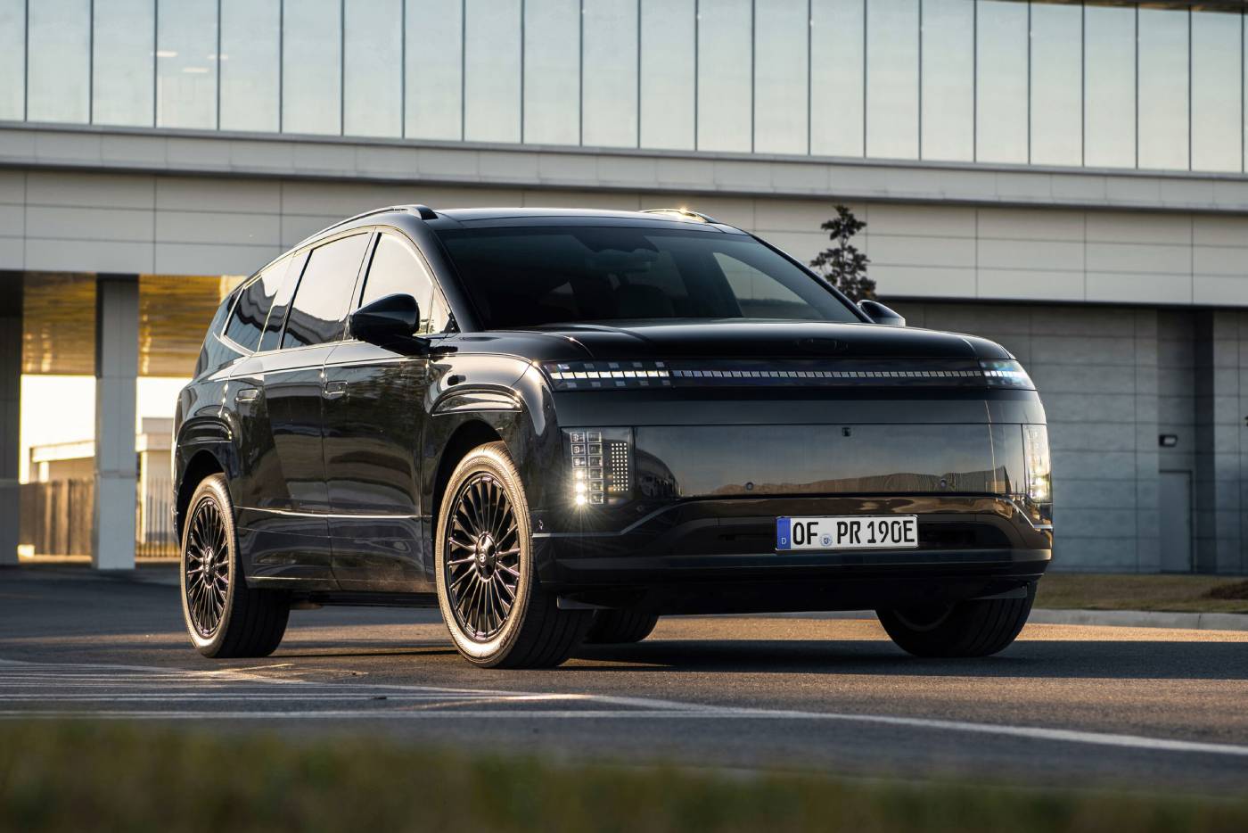Ήρθε στην Ευρώπη το κυριαρχικό Hyundai Ioniq 9 Black Ink
