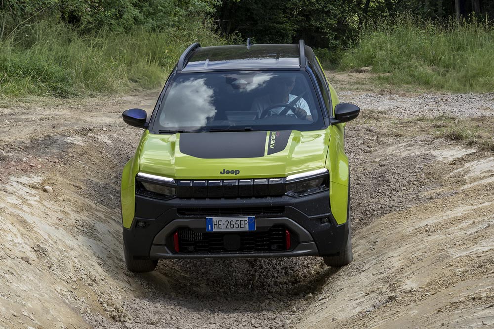 https://autogreeknews.gr/wp-content/uploads/2026/08/Jeep-Avenger-2026-13.jpg