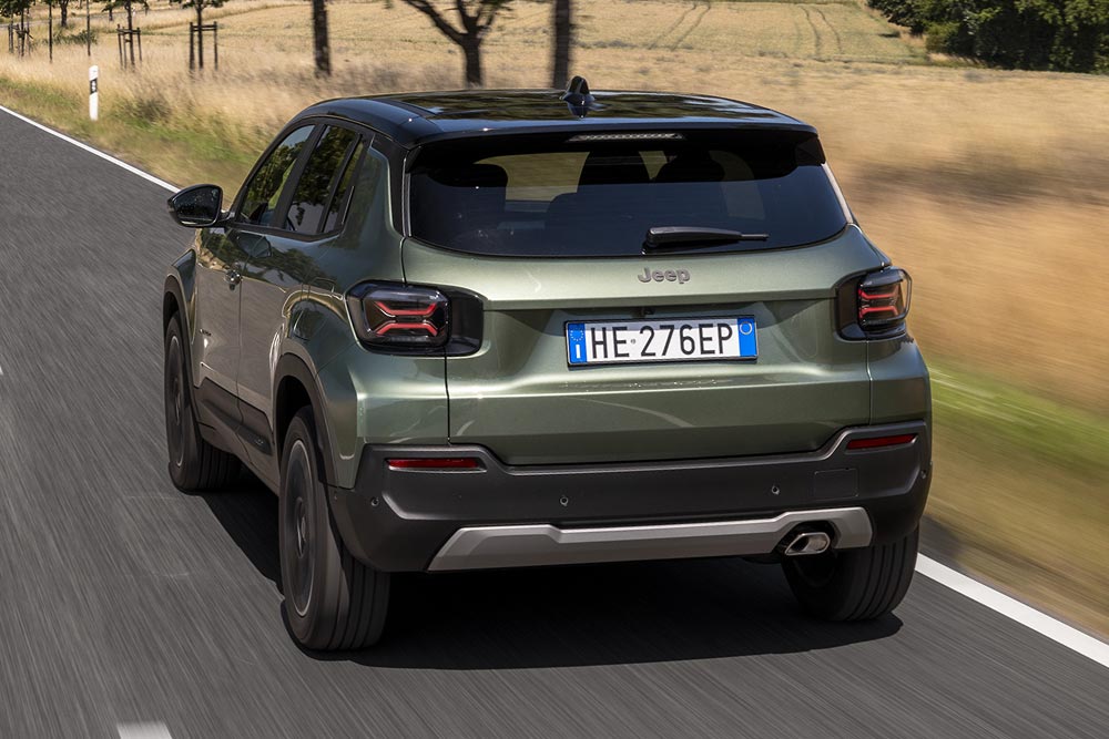 https://autogreeknews.gr/wp-content/uploads/2026/08/Jeep-Avenger-2026-3.jpg