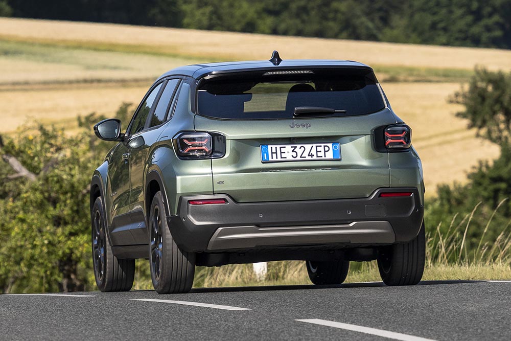 https://autogreeknews.gr/wp-content/uploads/2026/08/Jeep-Avenger-2026-6.jpg