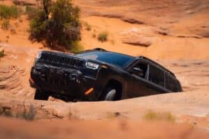 Jeep-Cherokee-Trailhawk-828-1-2048×1366