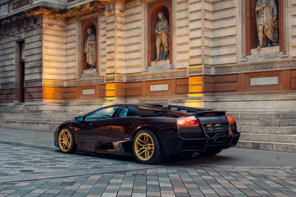 https://autogreeknews.gr/wp-content/uploads/2026/08/Lamborghini_Murcielago_SV_2010_manual-10.jpg