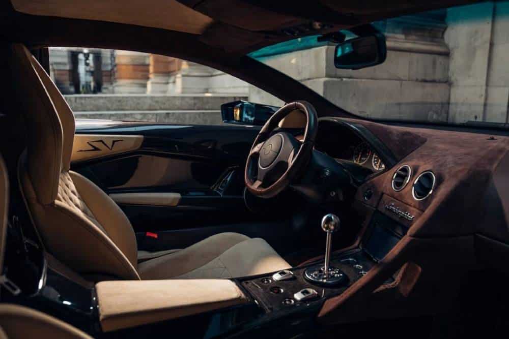 https://autogreeknews.gr/wp-content/uploads/2026/08/Lamborghini_Murcielago_SV_2010_manual-4.jpg