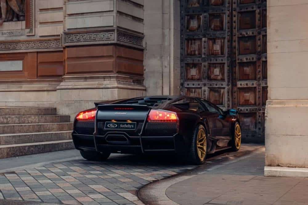 https://autogreeknews.gr/wp-content/uploads/2026/08/Lamborghini_Murcielago_SV_2010_manual-9.jpg