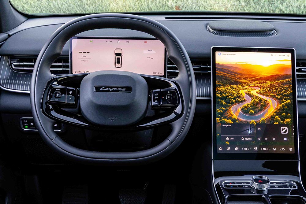 https://autogreeknews.gr/wp-content/uploads/2026/08/Lepas-interior.jpg