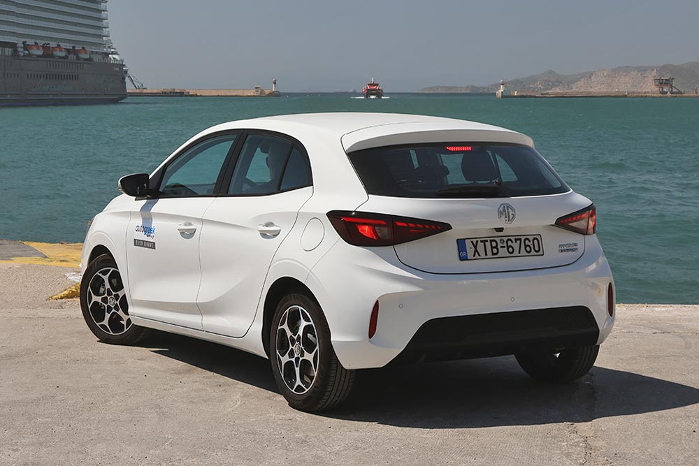https://autogreeknews.gr/wp-content/uploads/2026/08/MG3-Hybrid-white-5.jpg
