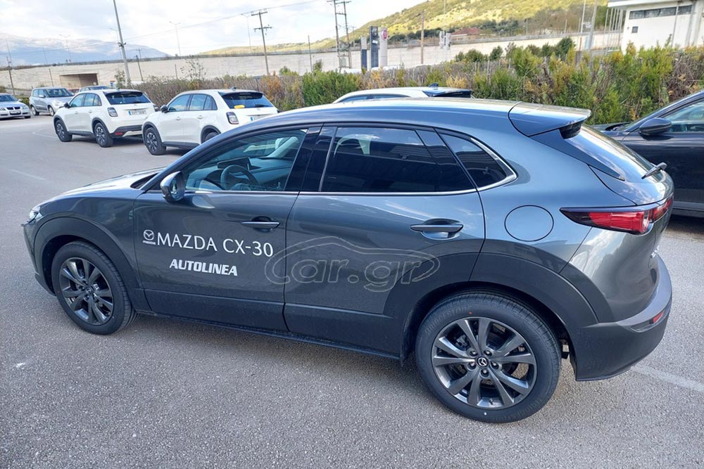https://autogreeknews.gr/wp-content/uploads/2026/08/Mazda-CX-30-2025-used-4.jpg