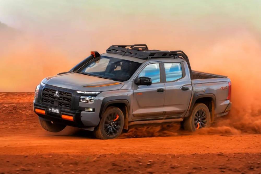 https://autogreeknews.gr/wp-content/uploads/2026/08/Mitsubishi-Triton-Savana-Sertoes-Brazil-1-2048x101-1.jpg