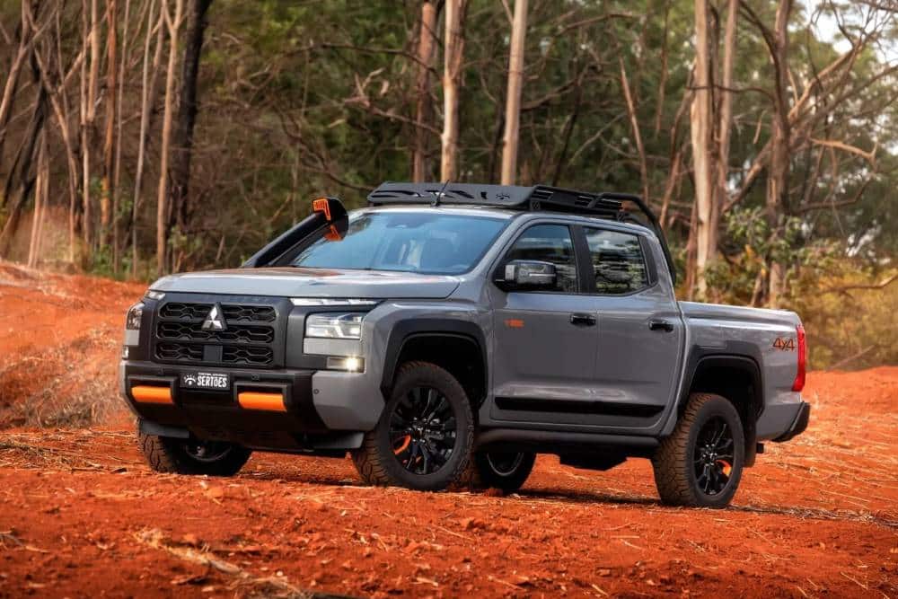 https://autogreeknews.gr/wp-content/uploads/2026/08/Mitsubishi-Triton-Savana-Sertoes-Brazil-4-2048x136-1.jpg