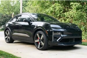 Porsche-Macan-Turbo-Electric-Auction (10)