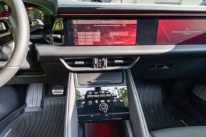 Porsche-Macan-Turbo-Electric-Auction (2)