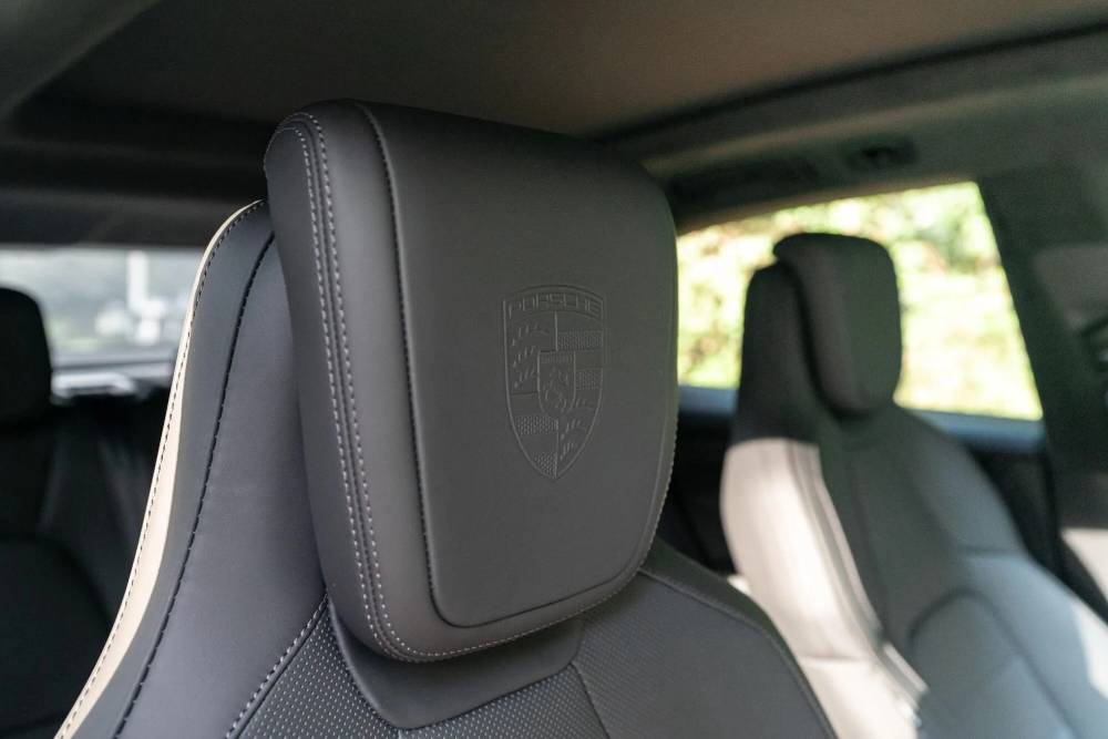 https://autogreeknews.gr/wp-content/uploads/2026/08/Porsche-Macan-Turbo-Electric-Auction-3.jpg