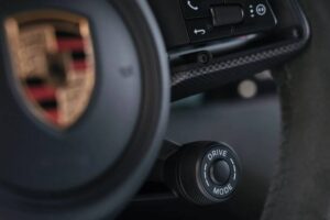 Porsche-Taycan-steering-wheel-Aug26262-2048×1151