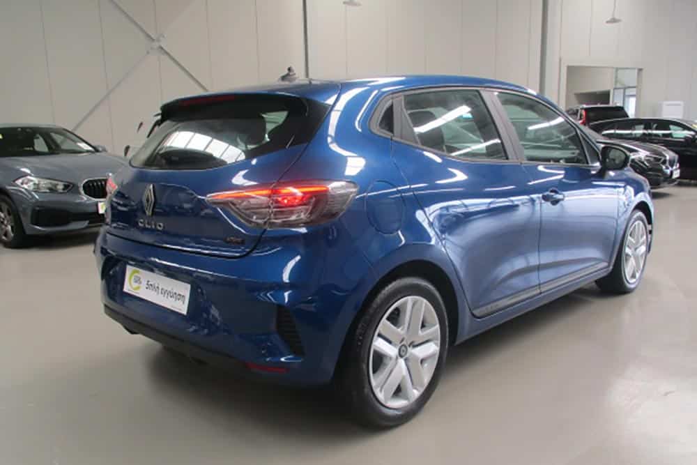 https://autogreeknews.gr/wp-content/uploads/2026/08/Renault-Clio-E-Tech-2025-used-4.jpg