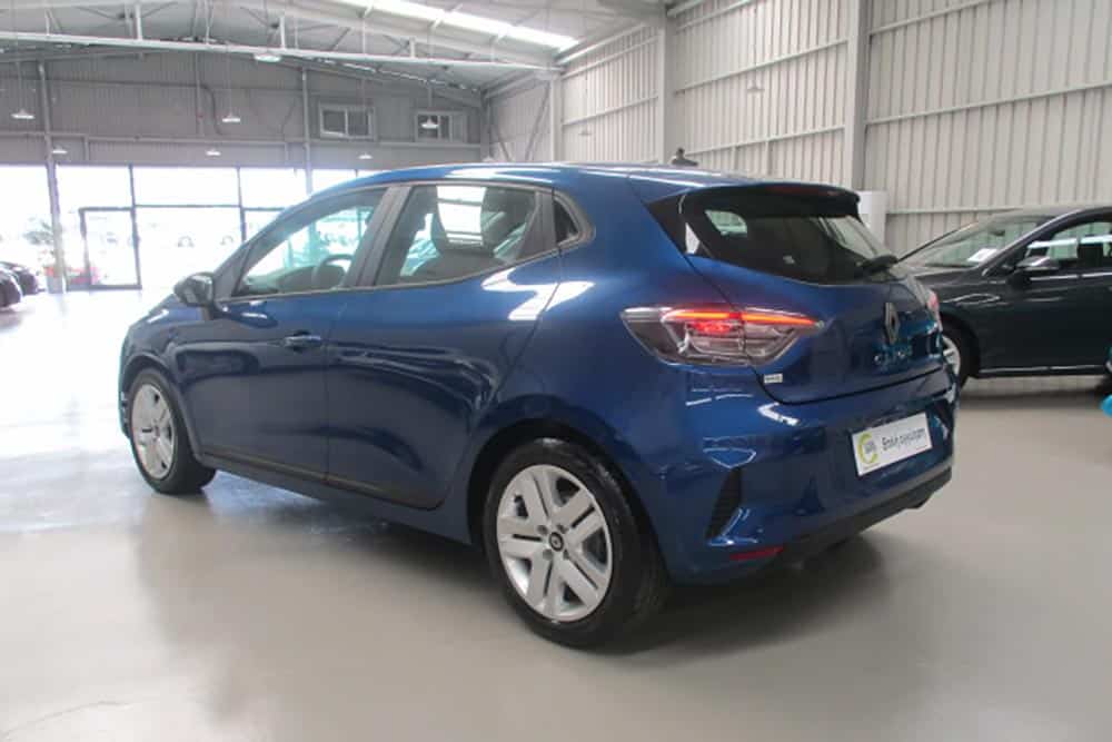 https://autogreeknews.gr/wp-content/uploads/2026/08/Renault-Clio-E-Tech-2025-used-5.jpg