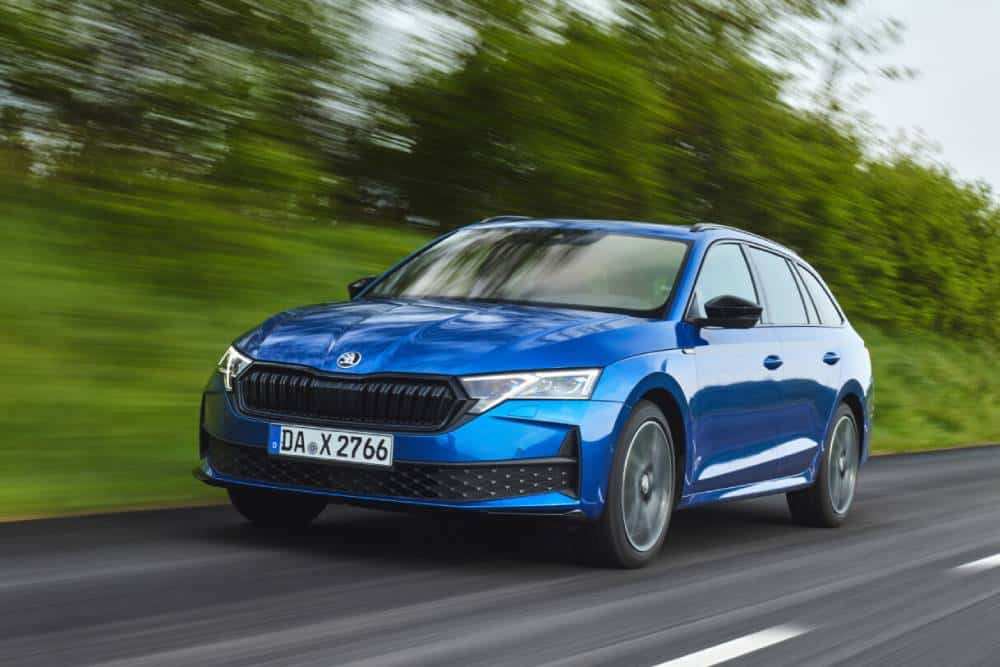 https://autogreeknews.gr/wp-content/uploads/2026/08/Skoda-Octavia-turns-30-Three-decades-of-a-brand-ic-2.jpg