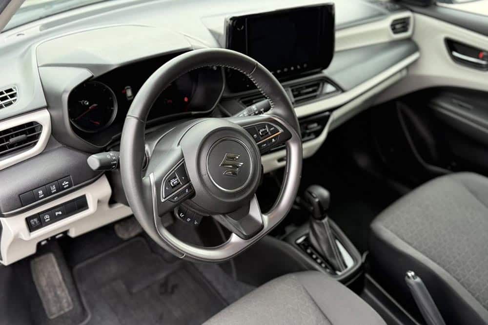 https://autogreeknews.gr/wp-content/uploads/2026/08/Suzuki-Swift-1.2-Hybrid-CVT-2025-used-3.jpg