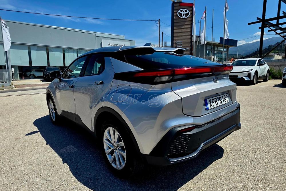 https://autogreeknews.gr/wp-content/uploads/2026/08/Toyota-C-HR-PHEV-2026-used-5.jpg