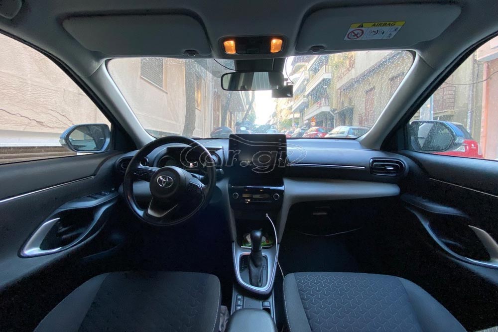 https://autogreeknews.gr/wp-content/uploads/2026/08/Toyota-Yaris-Cross-2022-used-7.jpg