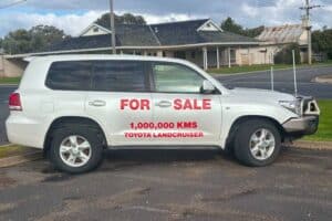 Toyota Land Cruiser πωλείται ένα χιλιόμετρο πριν το εκατομμύριο