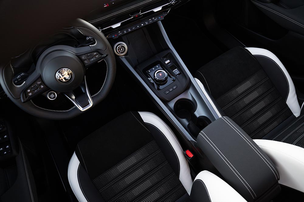 https://autogreeknews.gr/wp-content/uploads/2026/08/alfa-romeo-tonale-2026-6.jpg