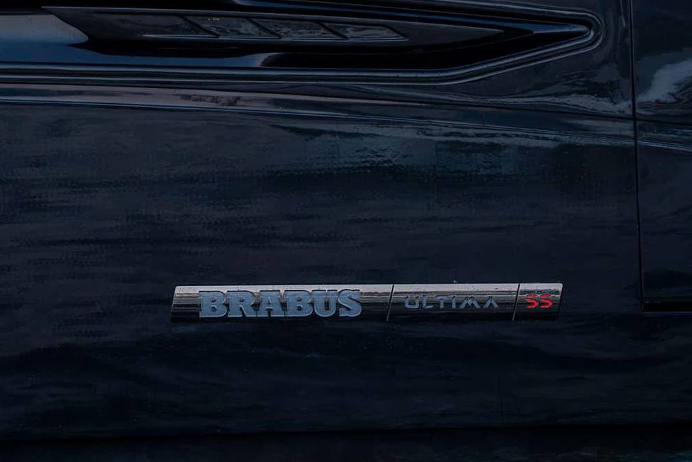 https://autogreeknews.gr/wp-content/uploads/2026/08/brabus-ultima-55-luxuskatamaran-2026-5.jpg