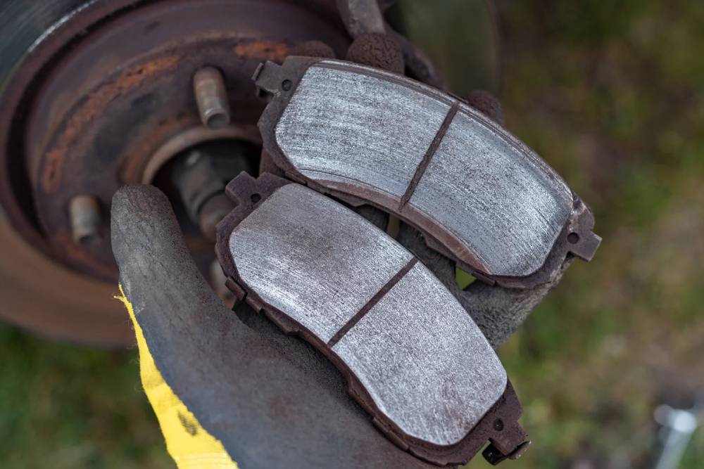 https://autogreeknews.gr/wp-content/uploads/2026/08/brake-pads-change-3.jpg