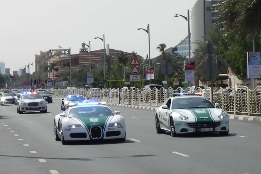 https://autogreeknews.gr/wp-content/uploads/2026/08/dubai-police-cars-02.jpg