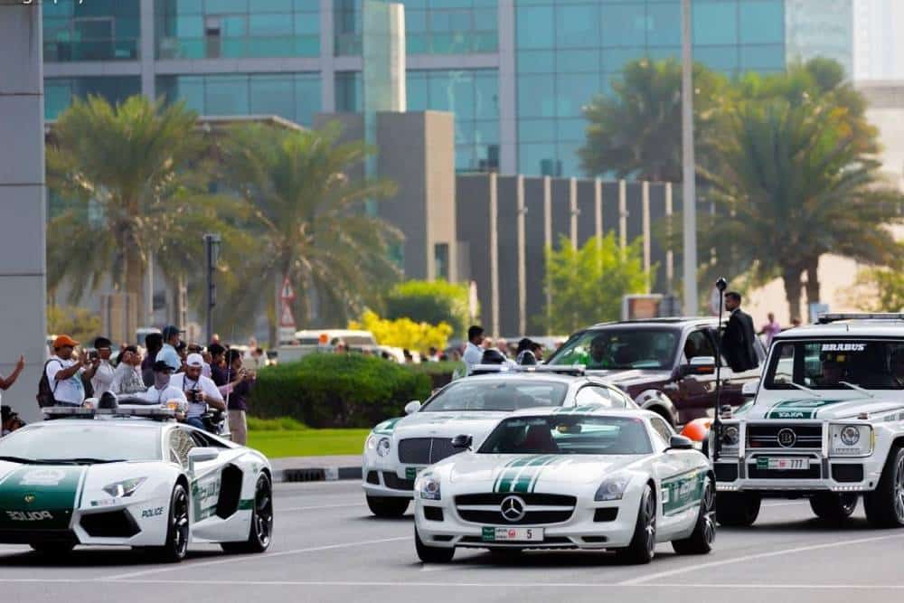https://autogreeknews.gr/wp-content/uploads/2026/08/dubai-police-cars-04.jpg