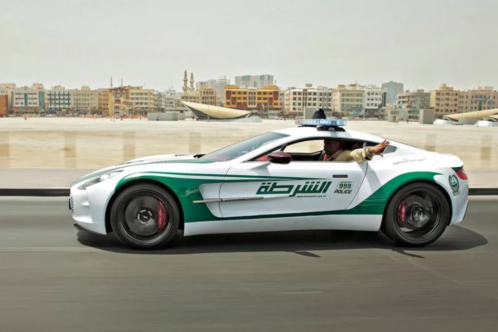 https://autogreeknews.gr/wp-content/uploads/2026/08/dubai-police-cars-06.jpg