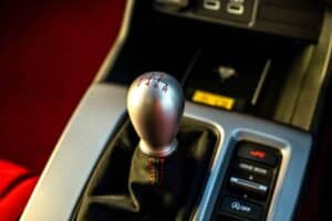 Η Honda κρατά ζωντανό το χειροκίνητο κιβώτιο