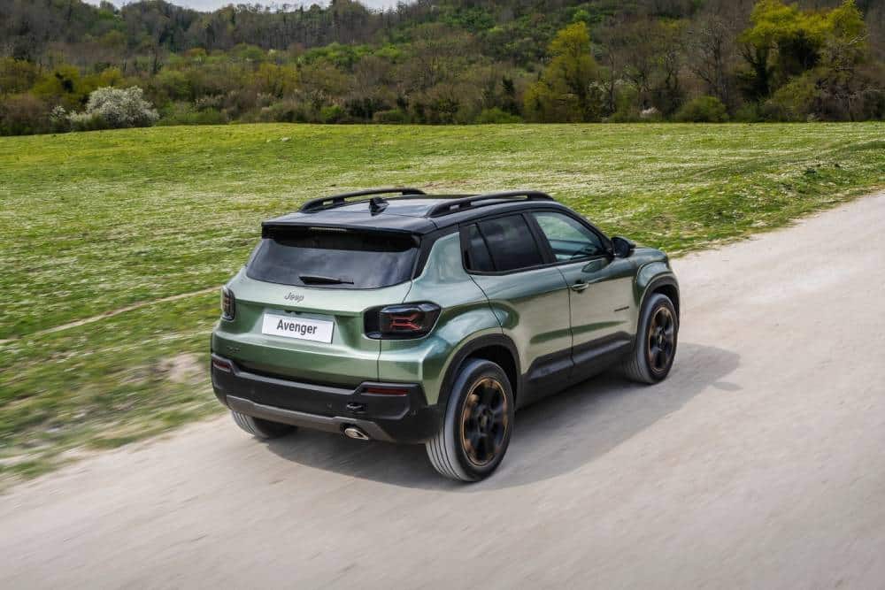 https://autogreeknews.gr/wp-content/uploads/2026/08/jeep-avenger-argentina-7.jpg