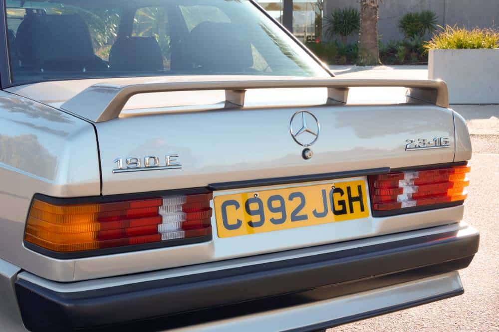 https://autogreeknews.gr/wp-content/uploads/2026/08/mercedes-benz_190_e_2.jpg