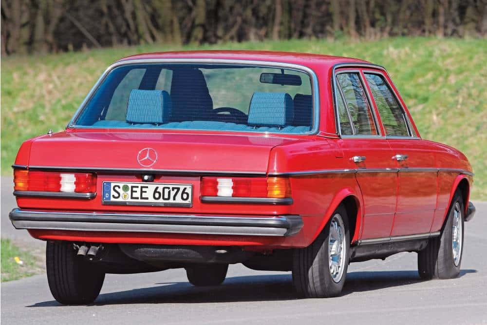 https://autogreeknews.gr/wp-content/uploads/2026/08/mercedes-benz_250_1.jpg