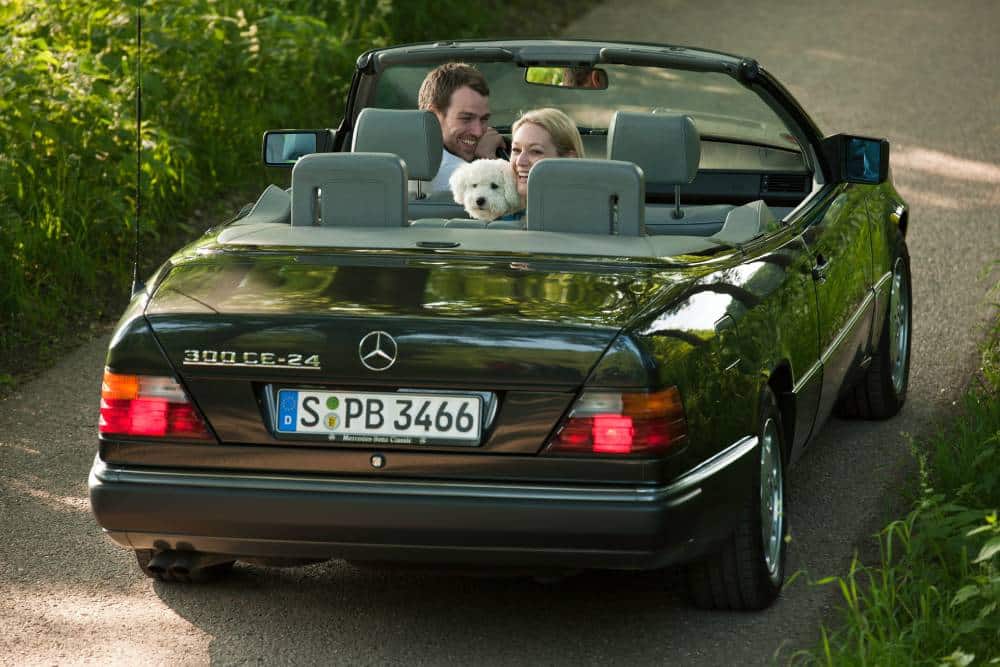 https://autogreeknews.gr/wp-content/uploads/2026/08/mercedes-benz_300_ce-24_cabrio_8.jpg