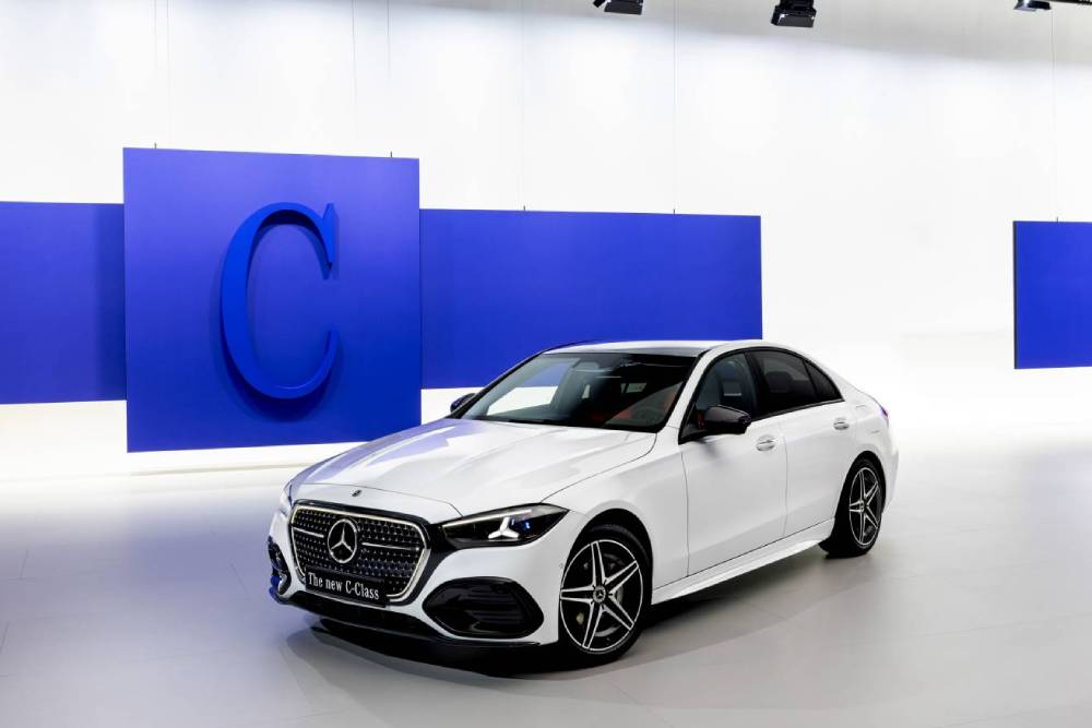 https://autogreeknews.gr/wp-content/uploads/2026/08/new-mercedes-c-class-6.jpg