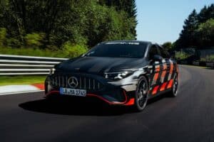Η νέα Mercedes-AMG CLA 45 «φόρτισε» τα χρονόμετρα (+video)