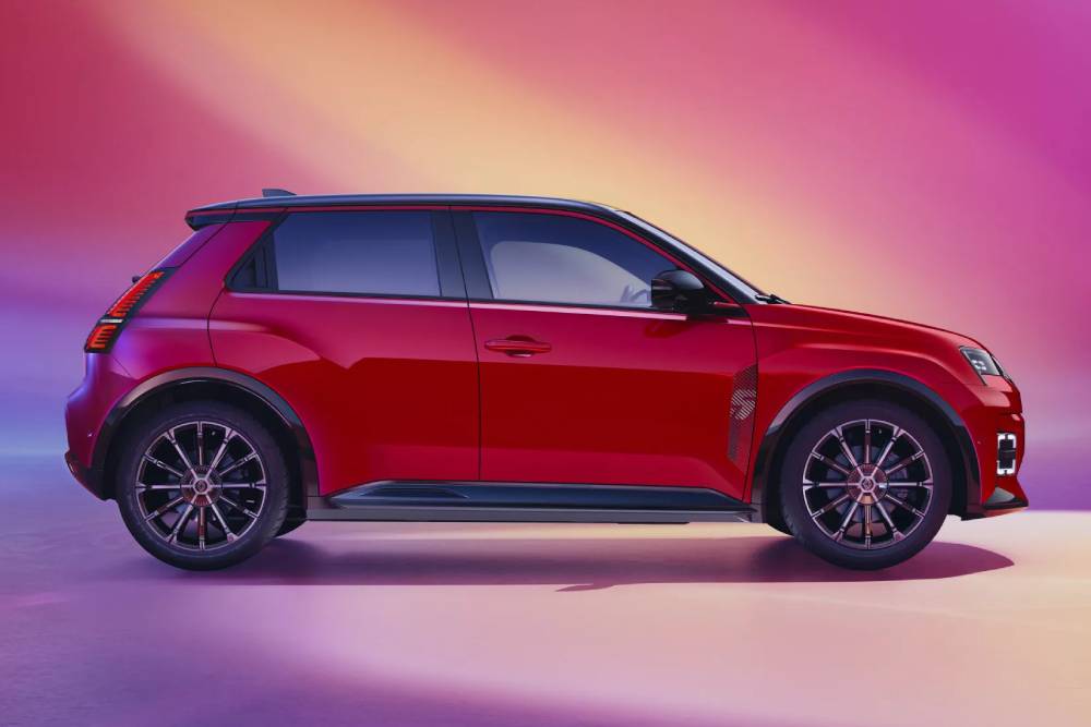 https://autogreeknews.gr/wp-content/uploads/2026/08/new-renault-5-e-tech-electric-10.jpg