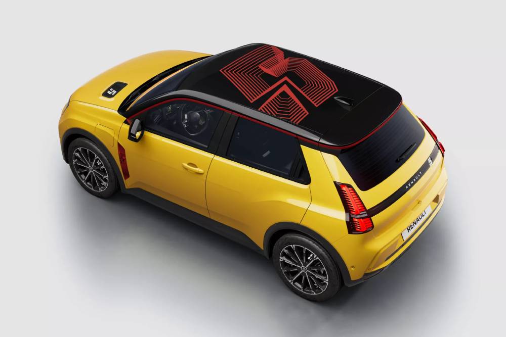 https://autogreeknews.gr/wp-content/uploads/2026/08/new-renault-5-e-tech-electric-6.jpg