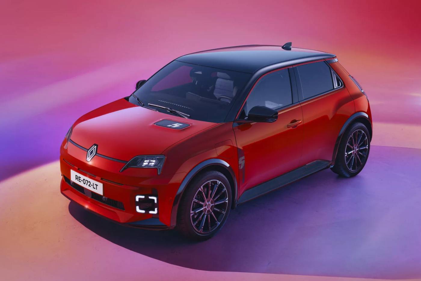 Νέο Renault 5 E-Tech με περισσότερη αυτονομία και τεχνολογία