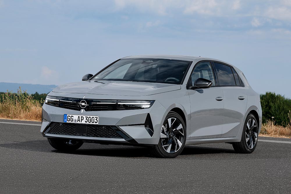 https://autogreeknews.gr/wp-content/uploads/2026/08/opel-astra-2026-3.jpg